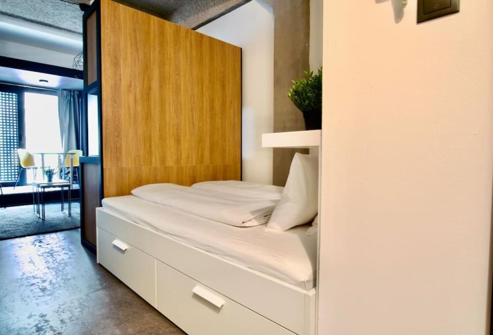 Studio Apartment By Hi5- Rottenbiller Apartment บูดาเปสต์ ภายนอก รูปภาพ