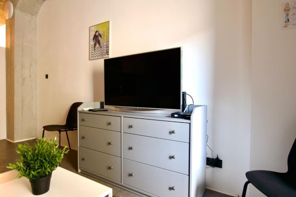 Studio Apartment By Hi5- Rottenbiller Apartment บูดาเปสต์ ภายนอก รูปภาพ