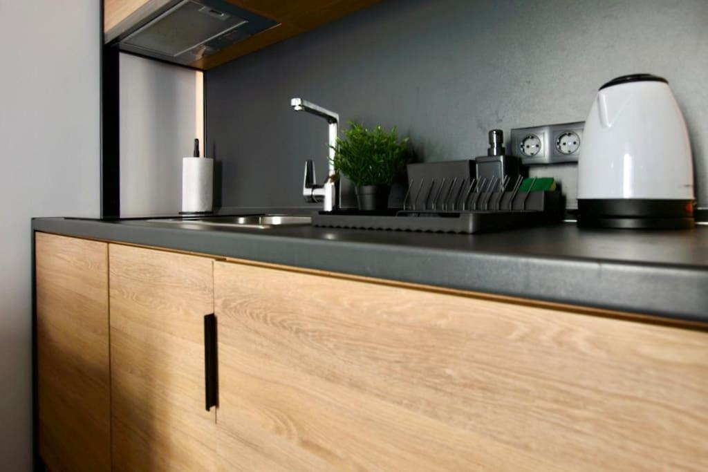 Studio Apartment By Hi5- Rottenbiller Apartment บูดาเปสต์ ภายนอก รูปภาพ
