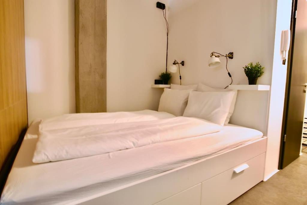 Studio Apartment By Hi5- Rottenbiller Apartment บูดาเปสต์ ภายนอก รูปภาพ