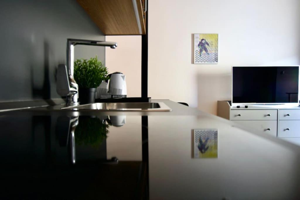 Studio Apartment By Hi5- Rottenbiller Apartment บูดาเปสต์ ภายนอก รูปภาพ
