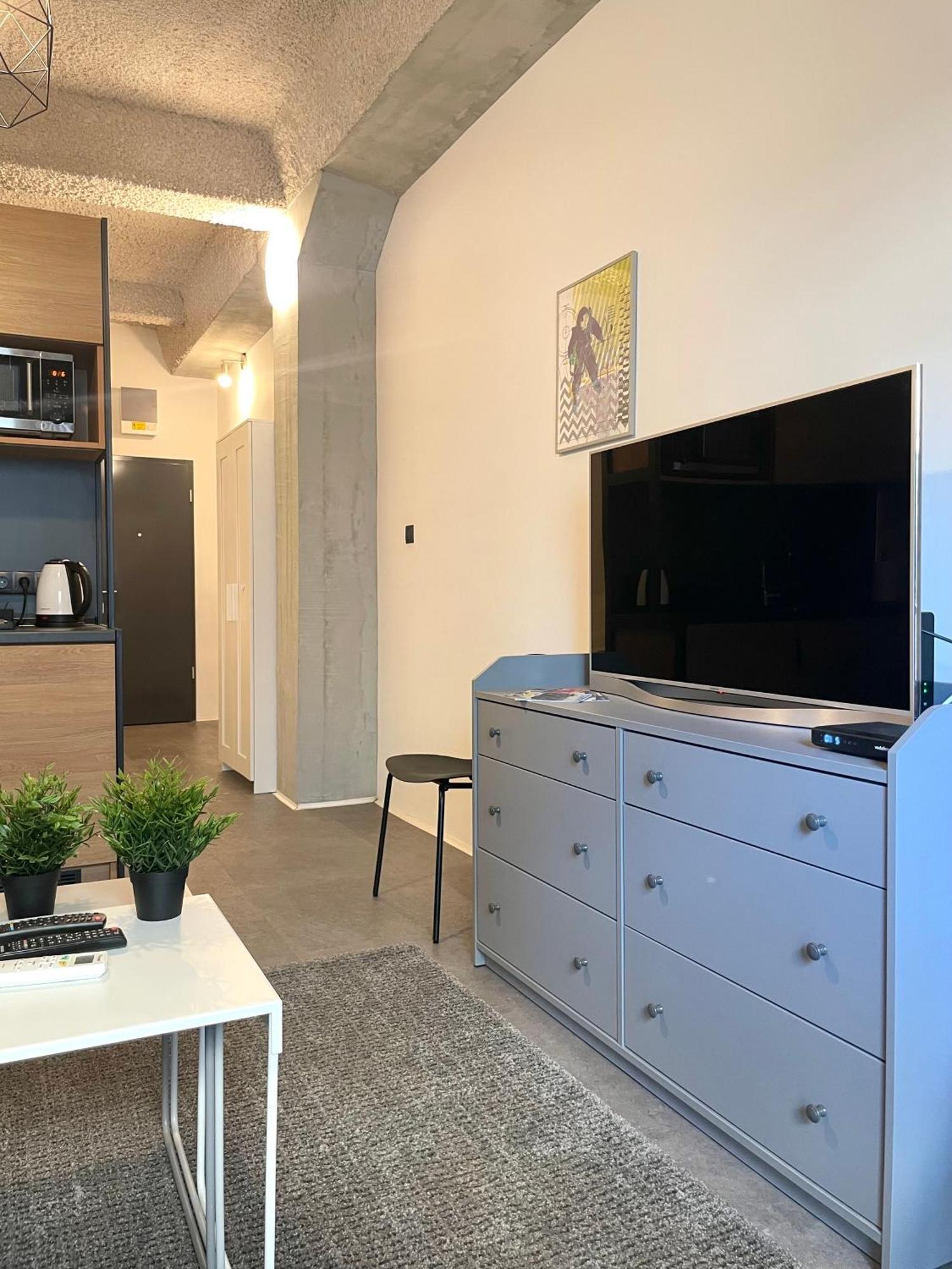 Studio Apartment By Hi5- Rottenbiller Apartment บูดาเปสต์ ภายนอก รูปภาพ